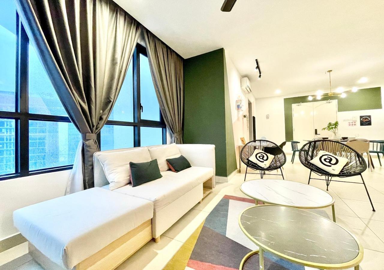 Kl Gateway Premium Residences By Moka Kuala Lumpur Exterior photo